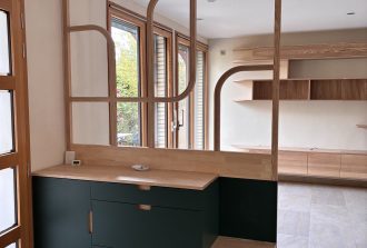 Mr Oak Agenceur Combles Création Ebéniste Escaliers Espace professionnel Fabricant de mobilier Fabrication Menuisier Mobilier Rangement Salons et expositions