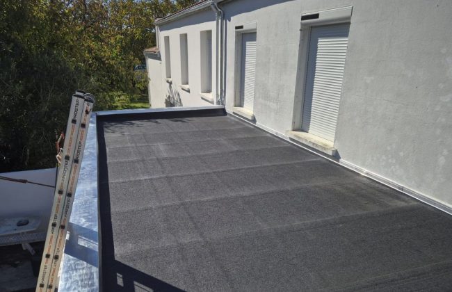 Dernière rénovation de toiture Charpentier Couvreur Poseur de gouttière Zingueur