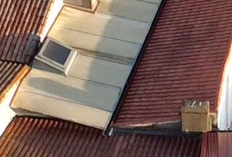 Rénovation d'une toiture zinc joint debout à Machecoul, en Loire-Atlantique Couvreur Étancheur Poseur de gouttière Zingueur