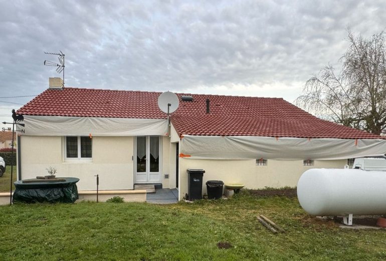 Traitement toiture à Le Loroux-Bottereau en Loire-Atlantique Couvreur Étancheur Poseur de gouttière Zingueur