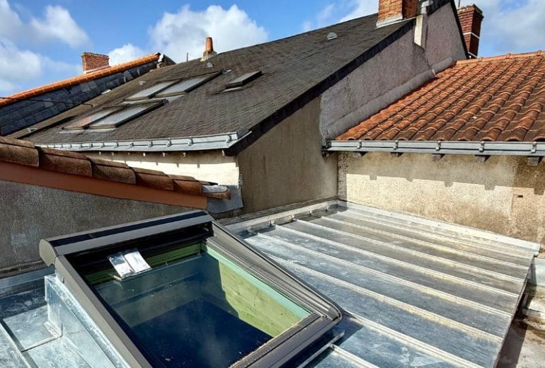 Gagnez jusqu'à 7°C grâce à un volet solaire pour Velux Couvreur Étancheur Poseur de gouttière Zingueur