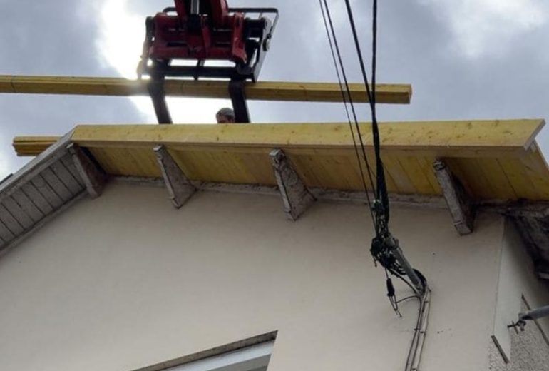 Rénovation tuiles toiture à Couëron, en Loire-Atlantique Couvreur Étancheur Poseur de gouttière Zingueur