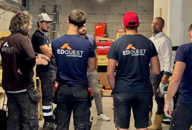 De nouveaux outils pour notre entreprise couverture à Nantes Couvreur Étancheur Poseur de gouttière Zingueur