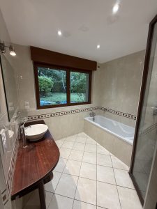 rénovation salle de bain clé en main Couëron baignoire