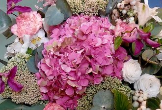 Bourgeon Fleuriste Baptême et naissance Bouquet de deuil Compositions florales Décorateur floral Événement Fleuriste Fleurs séchées Mariage Plantes