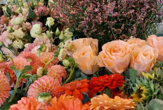 Bourgeon Fleuriste Baptême et naissance Bouquet de deuil Compositions florales Décorateur floral Événement Fleuriste Fleurs séchées Mariage Plantes