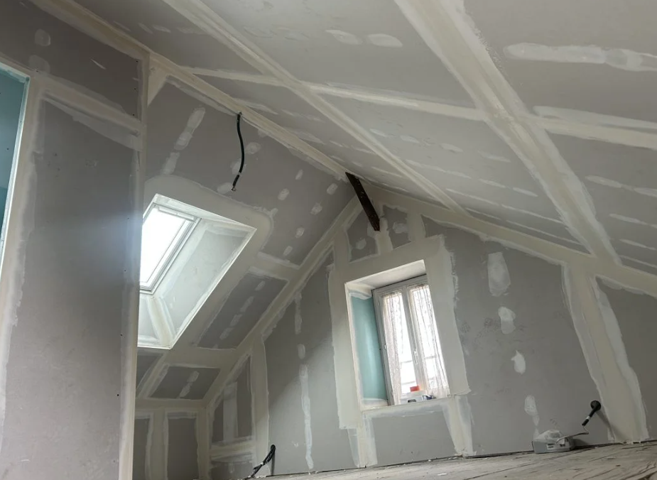 Réalisation d'un faux plafond par Plâtrerie Gillet