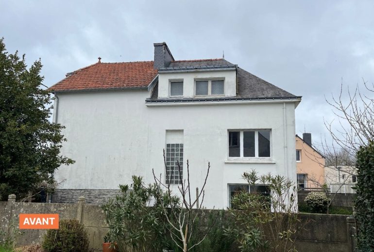 Rénover une toiture ancienne avec deux matériaux différents : un chantier qui demande de la polyvalence ! Couvreur Étancheur Poseur de gouttière Zingueur